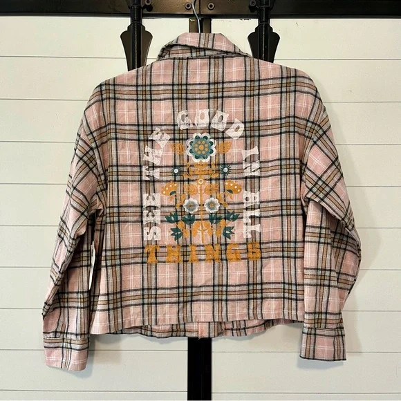 NWT Altar'd State Pink and Tan Plaid Cropped Flannel XS Graphic Detail on Back - Picture 2 of 11